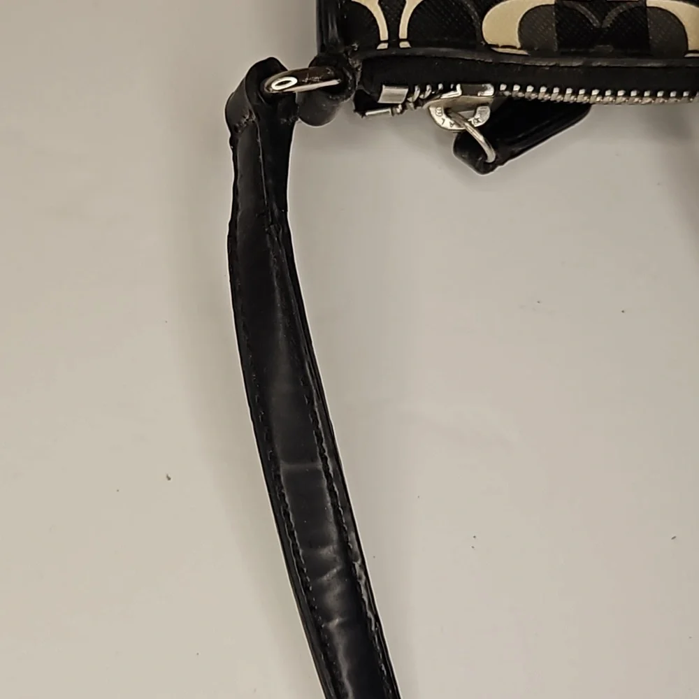 Authentic Coach Monogram Set - Picture 6 of 9